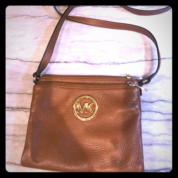 Michael kors leather cross body - Picture 1 of 4